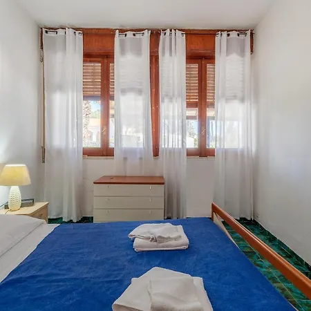 Bes - Con Piscina Villa