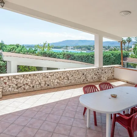 Villa Bes - Con Piscina *