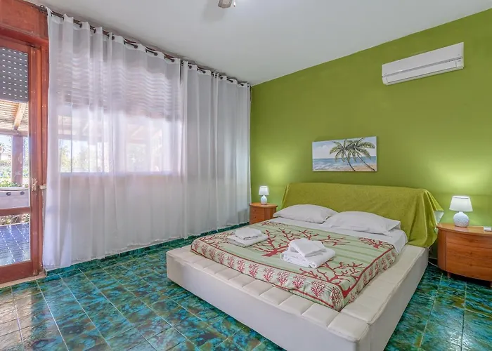 Bes - Con Piscina Villa